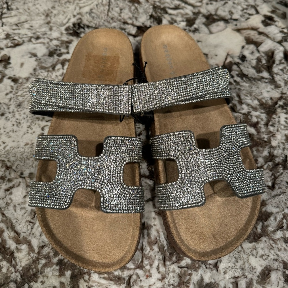 Steve Madden Sandals ✨ - Picture 3 of 6
